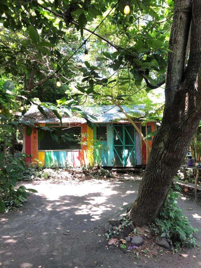 Rainbow Caravan Hostel Las Pilas ภายนอก รูปภาพ