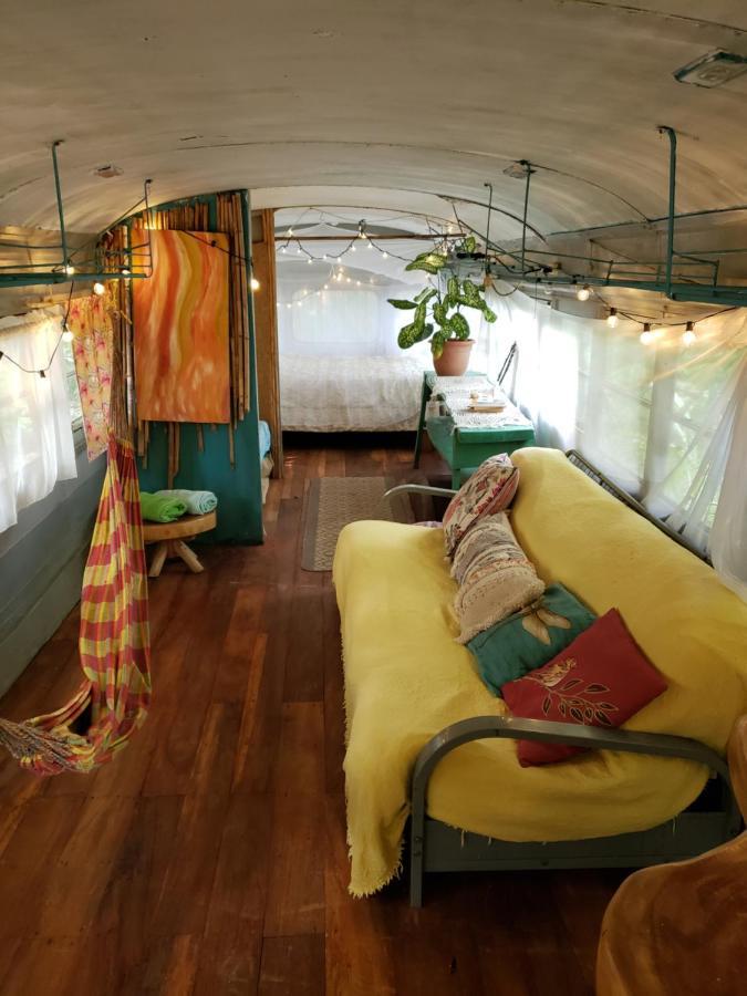Rainbow Caravan Hostel Las Pilas ภายนอก รูปภาพ