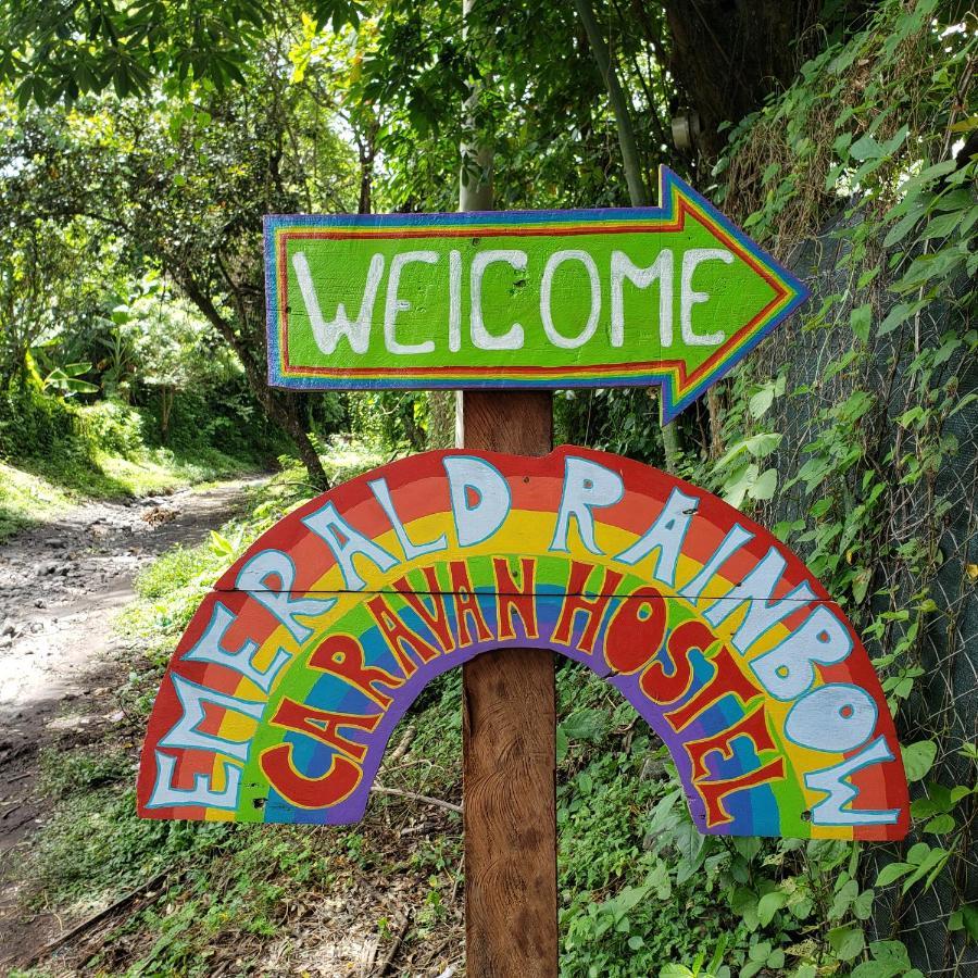 Rainbow Caravan Hostel Las Pilas ภายนอก รูปภาพ