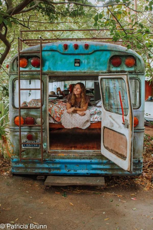 Rainbow Caravan Hostel Las Pilas ภายนอก รูปภาพ