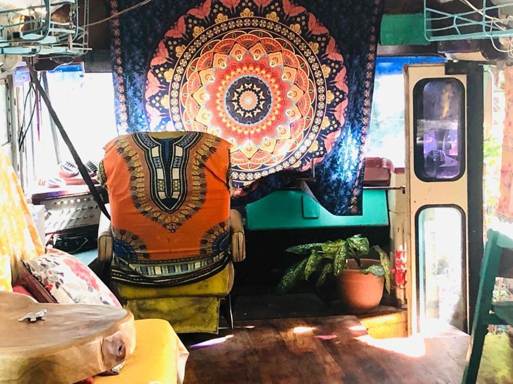Rainbow Caravan Hostel Las Pilas ภายนอก รูปภาพ