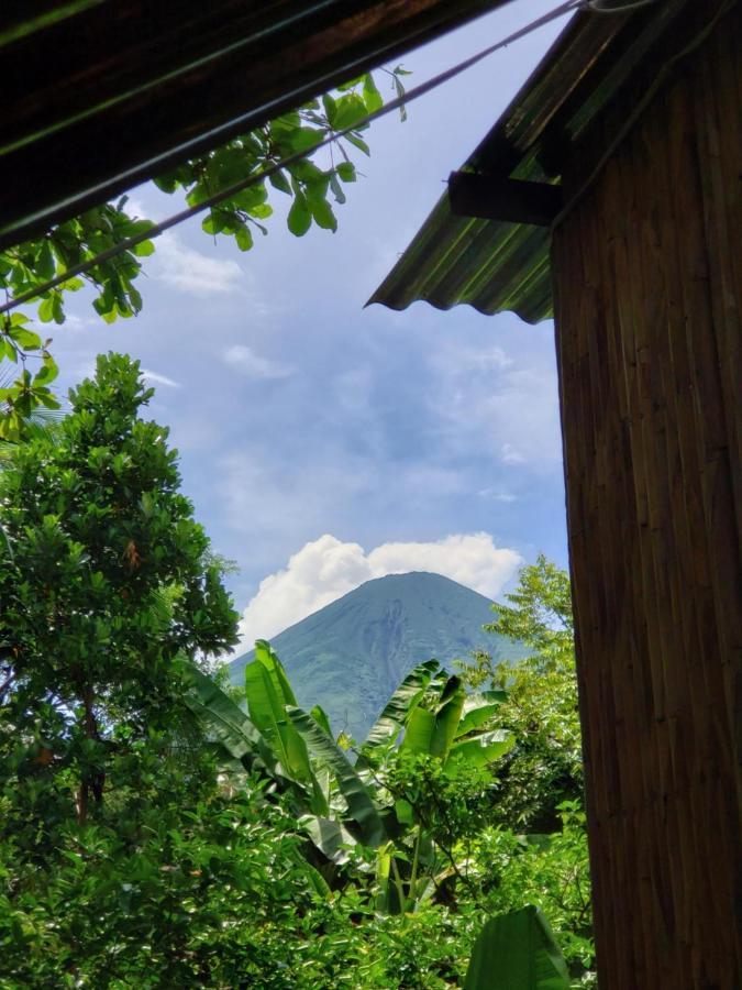 Rainbow Caravan Hostel Las Pilas ภายนอก รูปภาพ