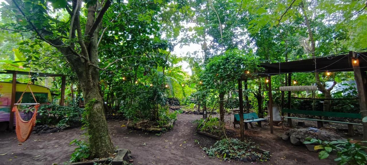Rainbow Caravan Hostel Las Pilas ภายนอก รูปภาพ