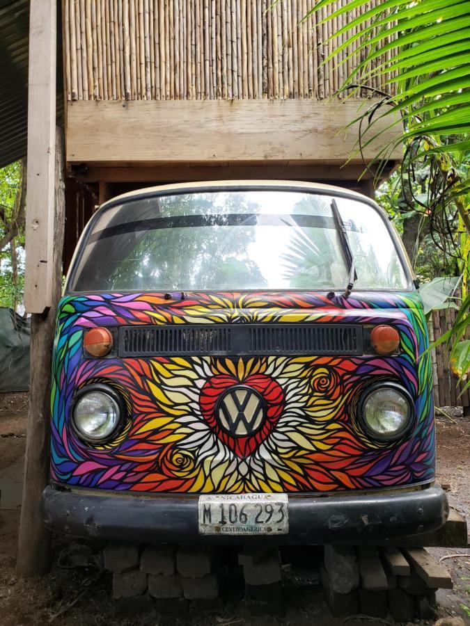 Rainbow Caravan Hostel Las Pilas ภายนอก รูปภาพ