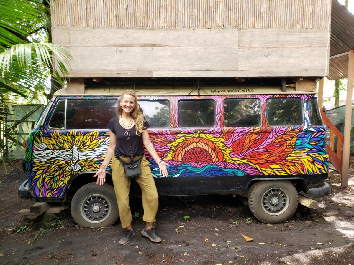 Rainbow Caravan Hostel Las Pilas ภายนอก รูปภาพ